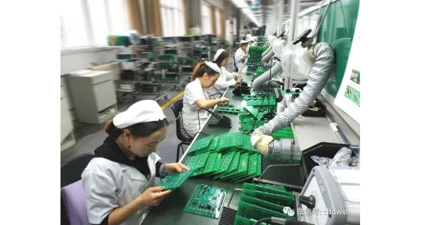 ▌長(cháng)嶺紡電新聞 ▌集智攻關(guān)“一條心” 合力沖刺“雙過(guò)半” ——紡電制造部掀起新一輪生產(chǎn)熱潮